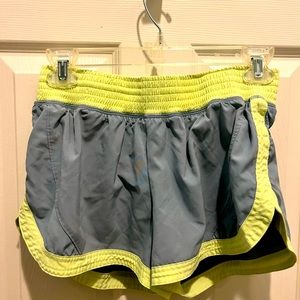 ✨CHAMPION RUNNING SHORTS WITH LINER✨